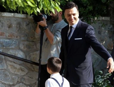 Παντρεύτηκαν Βασίλης Κικίλιας και Τζένη Μπαλατσινού (φωτο)